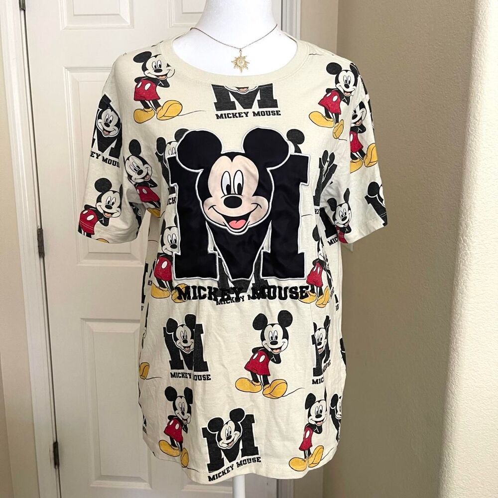 Disney Mickey Mouse Graphic Tee - size small